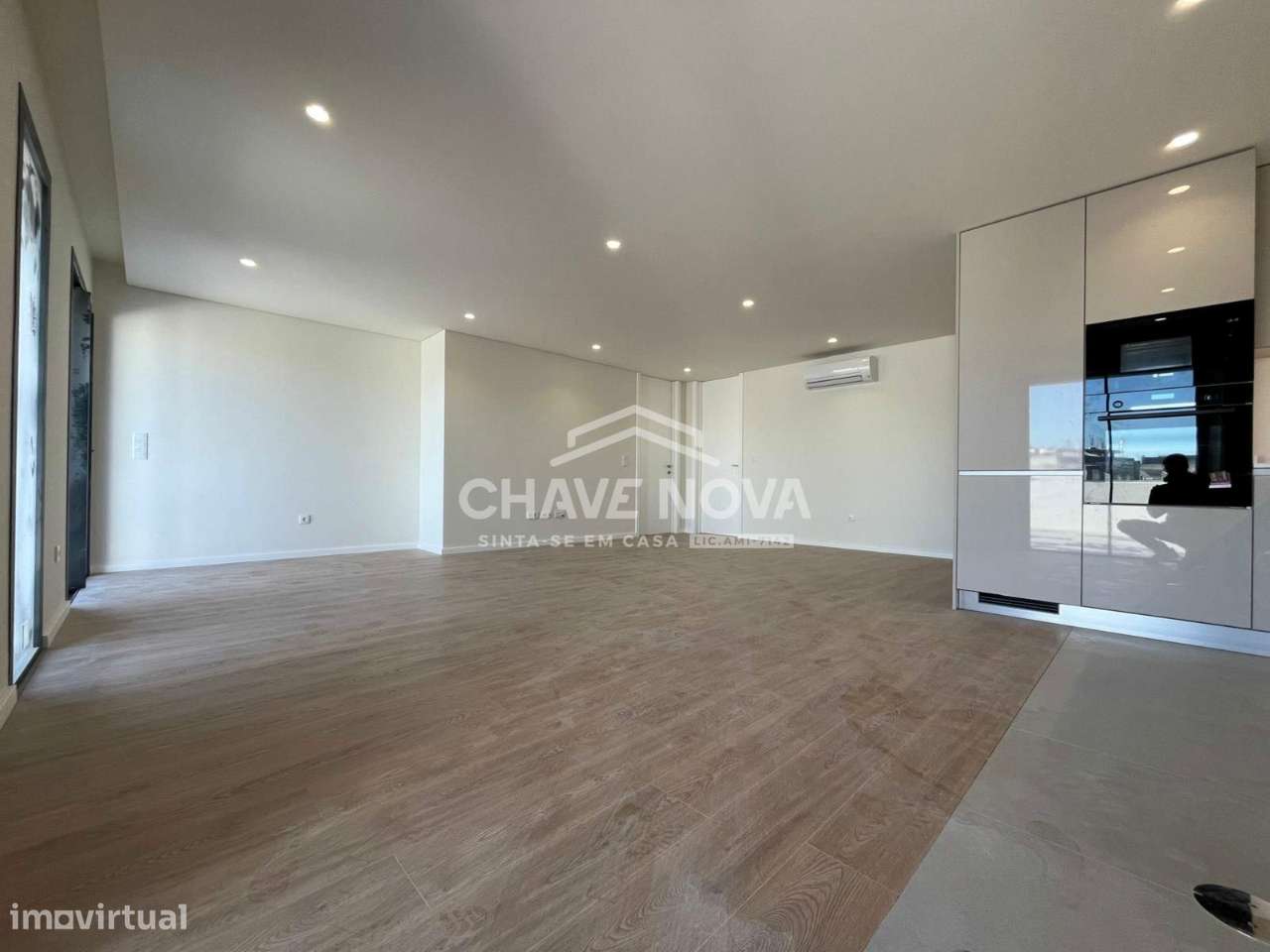 T3 Novo Último Piso c/ Garagem Box em Santa Marinha (Coimbrões) - Grande imagem: 5/22