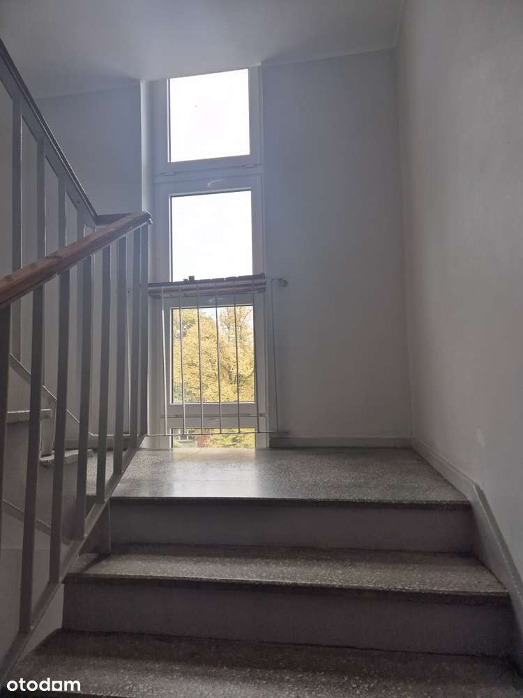 Blisko terenów zielonych z trzema balkonami-18