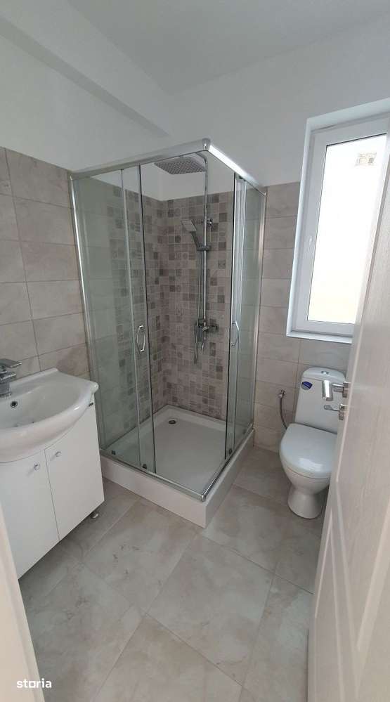 Casa dintre lacuri, Crevedia, cartier nou.-12