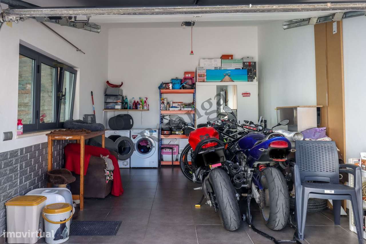 Excelente Moradia  para venda na Aldeia de Santo André-38