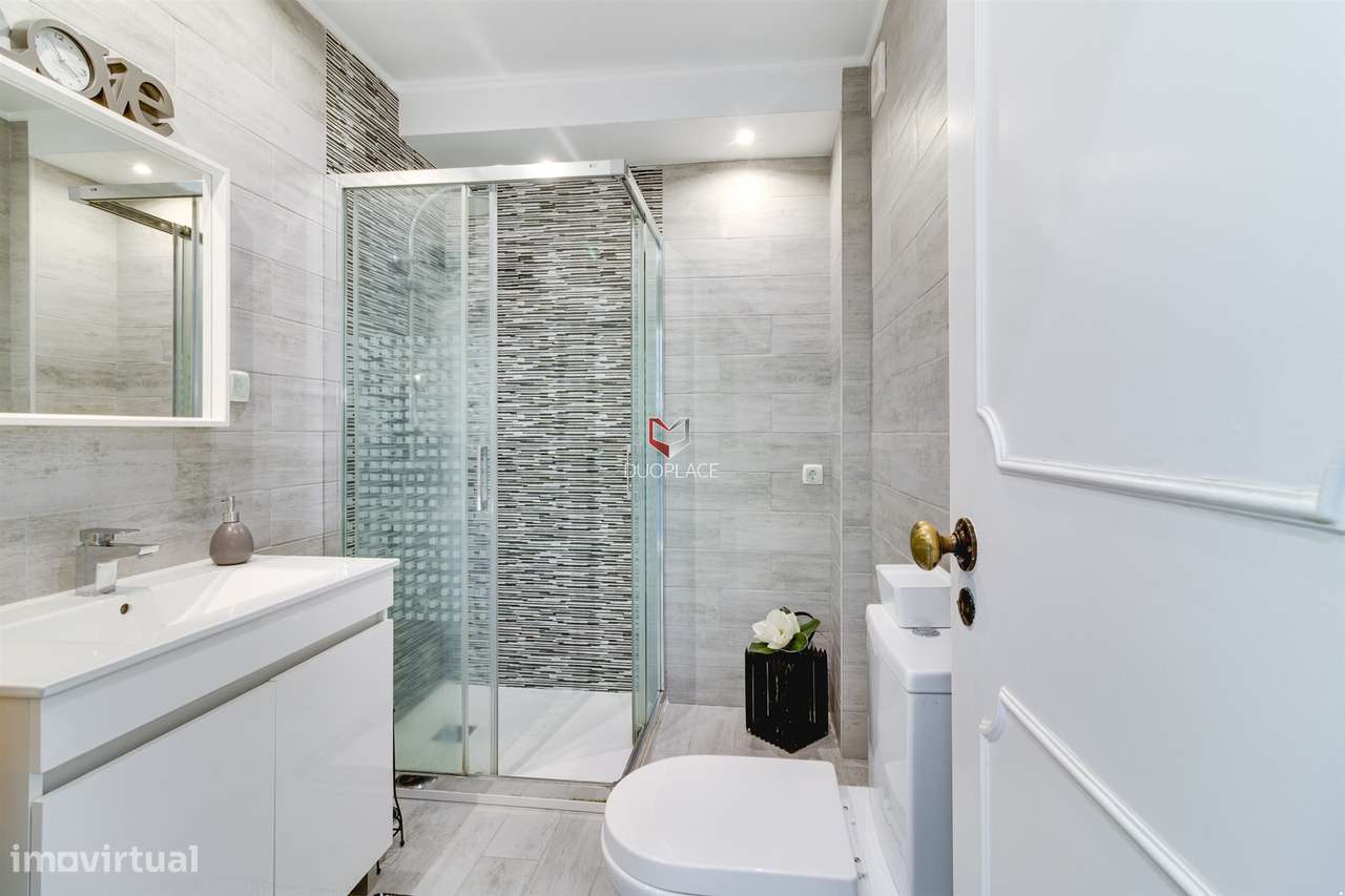 T2 com Vista Deslumbrante no Coração de Setúbal – 7º Andar com Elevado-15