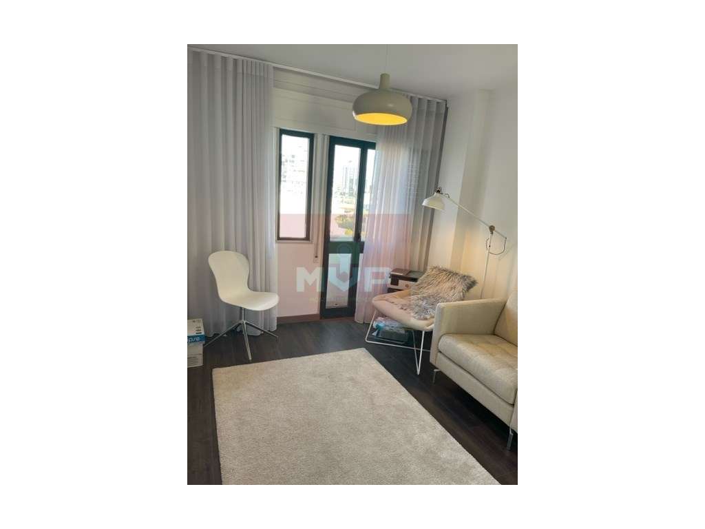 T3 renovado próximo do mercado de Faro-18