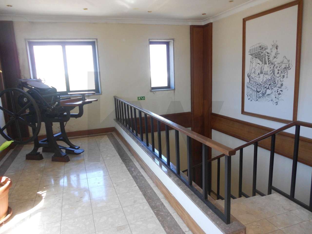 PARQUE  INDÚSTRIAL,  ESCRITÓRIOS e ARMAZÉNS em CONDOMINÍO FECHADO  Pri-12