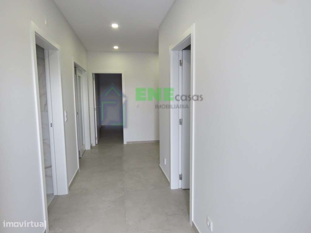 Moradia T4 na Vila da Ericeira-6