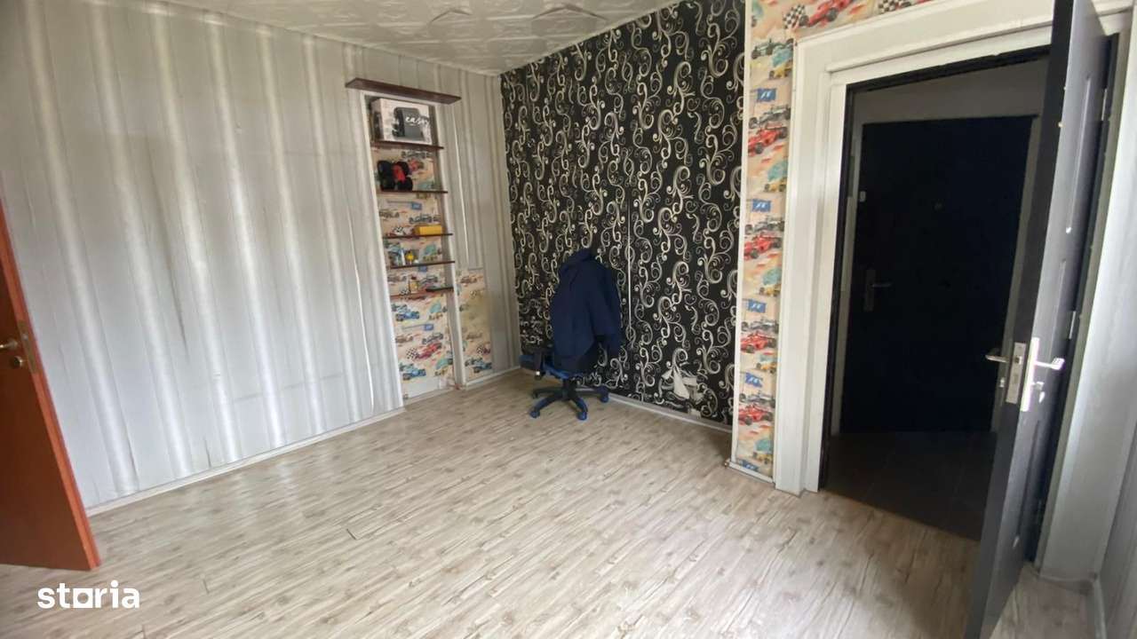 Apartament 3 camere Vasile Lucaciu, 55.57 mp — Negociabil