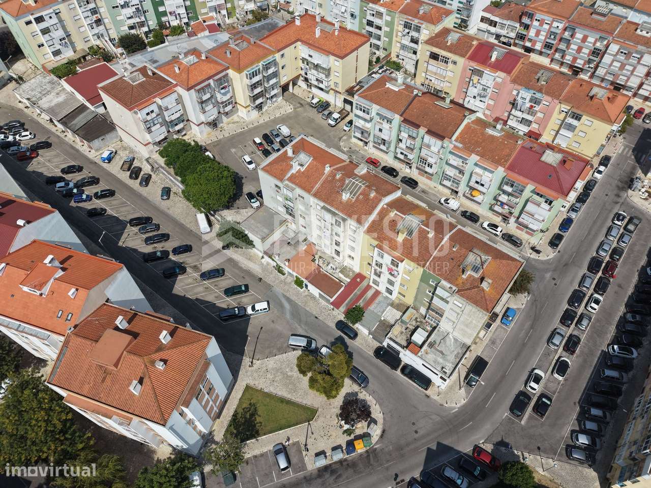 Garagem com 50 m² e WC | Entrada ao Nível da Rua-8