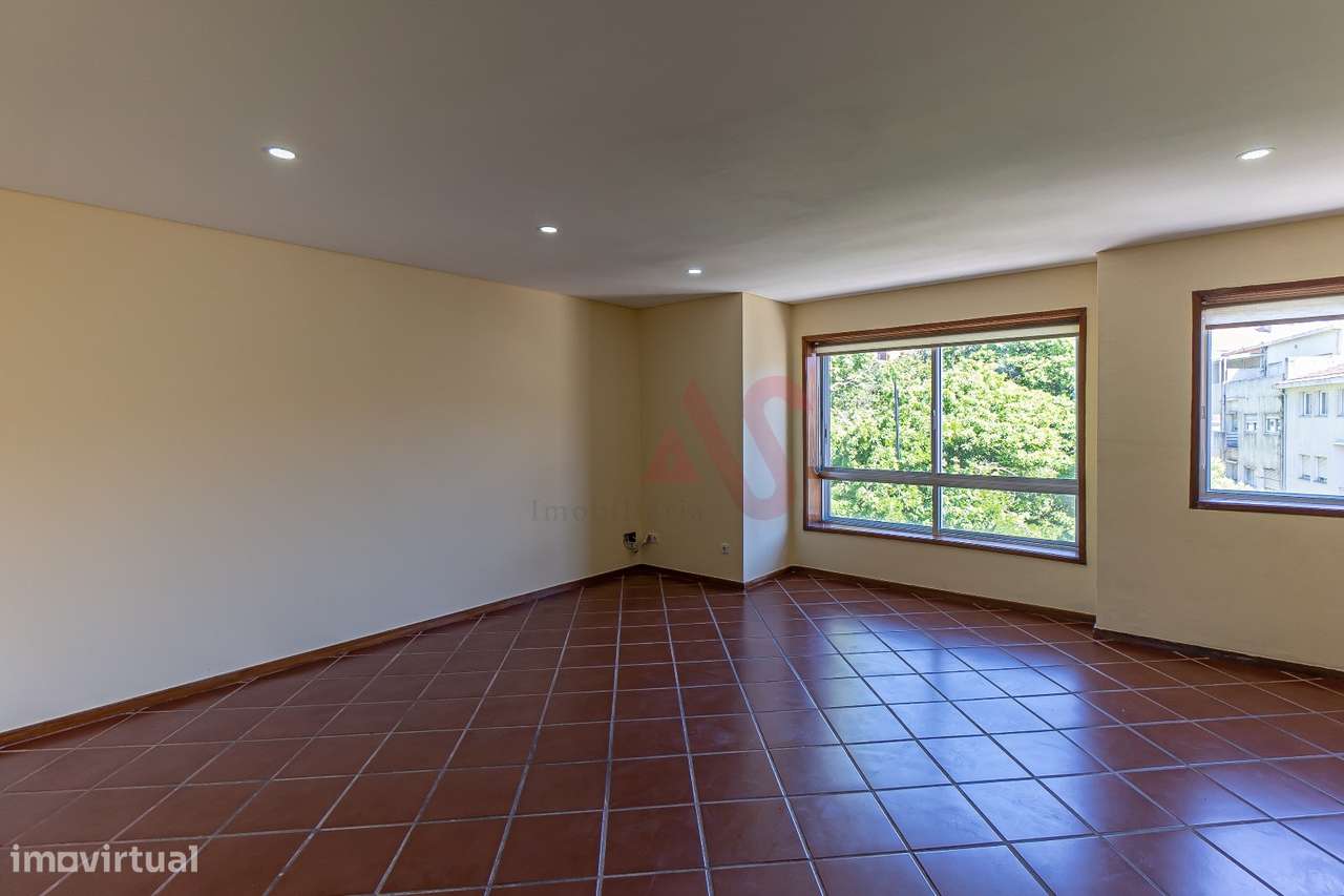 Apartamento T4 Duplex | Próximo das Faculdades | com 4 Quartos ( 1 Sui - Grande imagem: 4/39