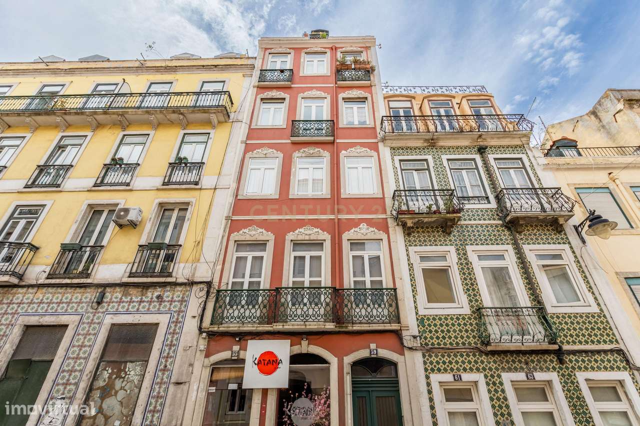 Apartamento T3 inserido num prédio tradicional, na Lapa, a 5 min da Ba - Grande imagem: 2/23