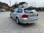 BMW Seria 3 318d DPF Touring - 21