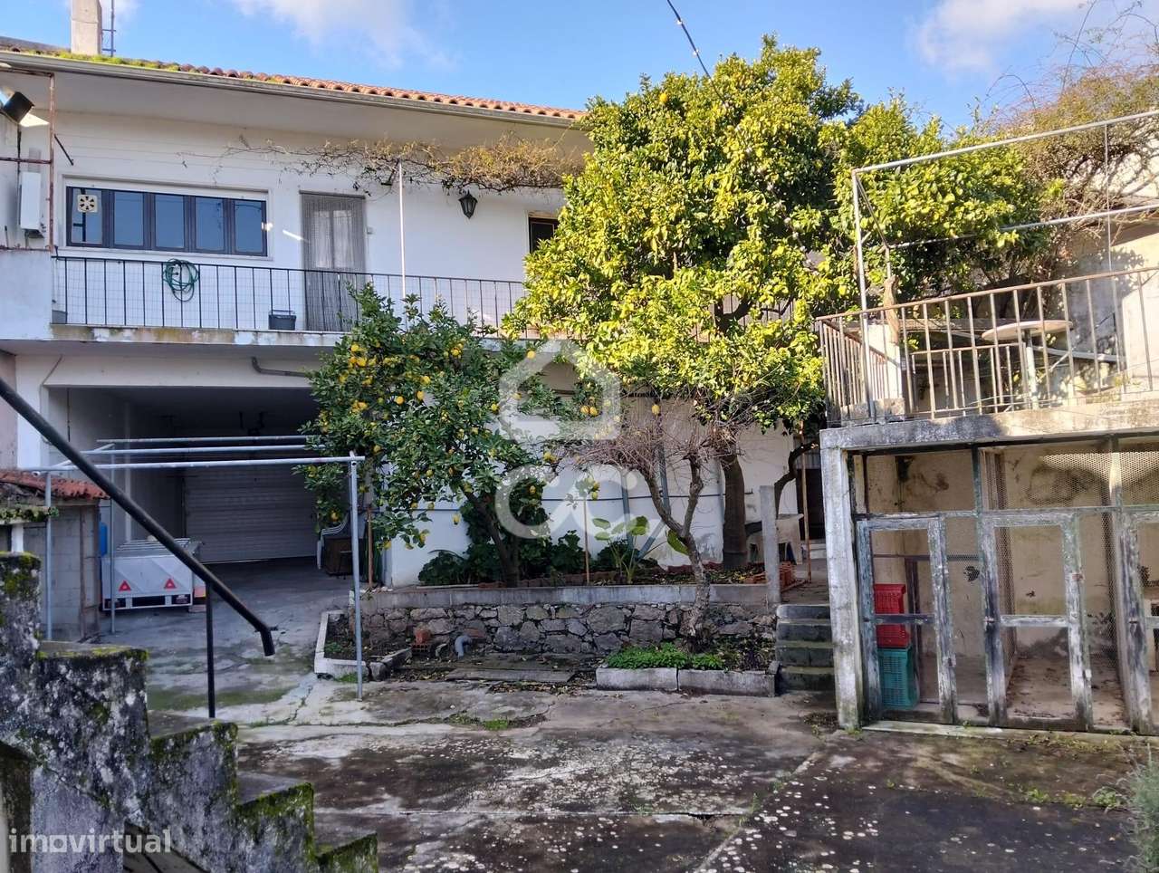 Moradia T5 inserida em lote de 376 m²-5