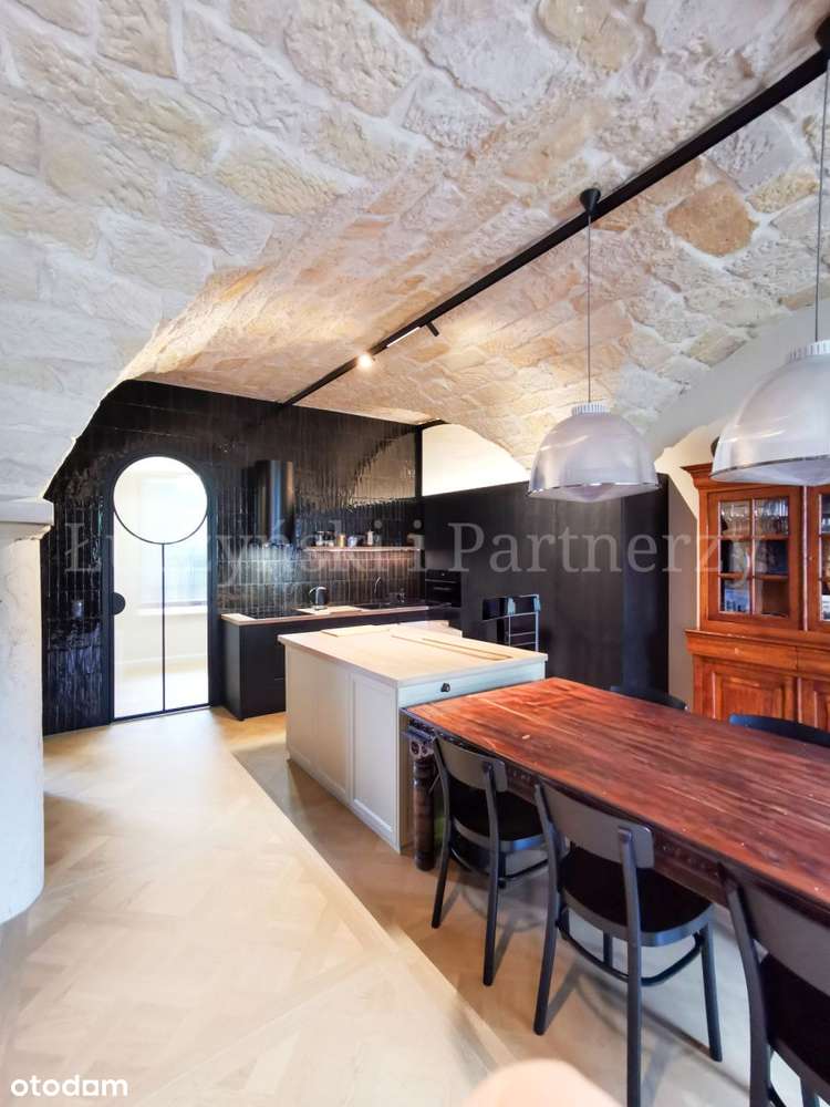 Wyjątkowa posiadłość z nieograniczonym potencjałe-13