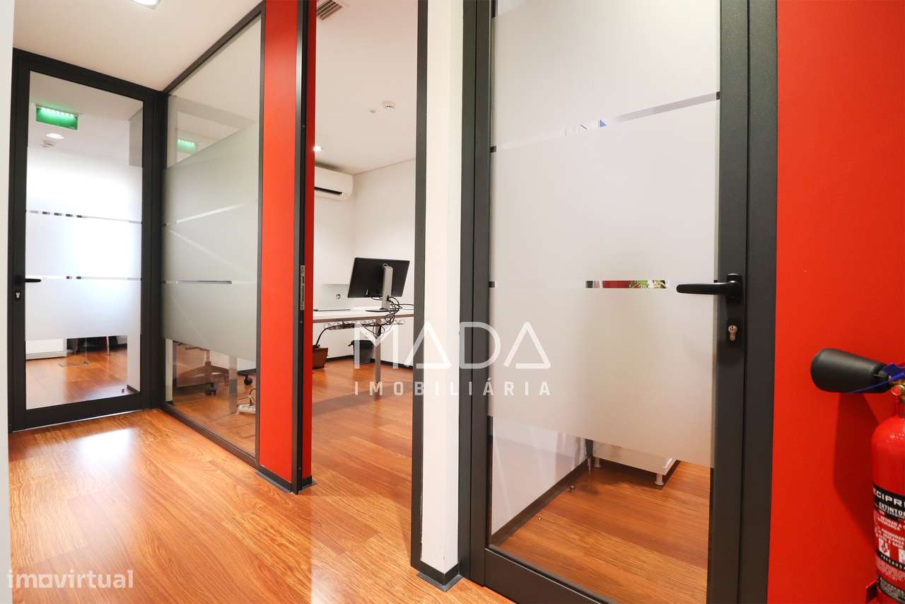 Escritório c/garagem (12 carros) na Av. da República em V.N. de Gaia-40