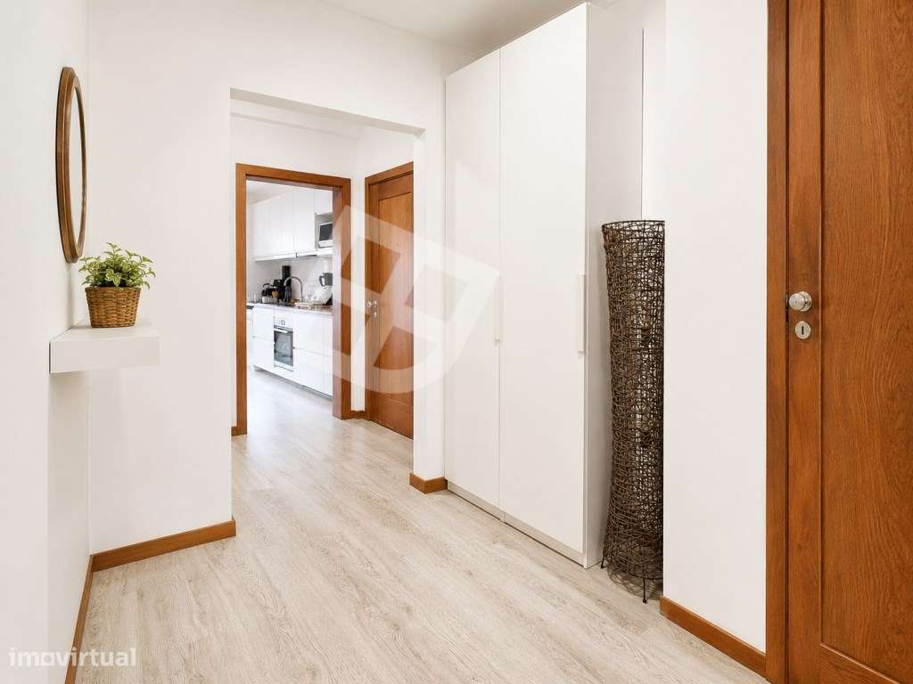 Apartamento T2 com espaços exteriores e garagem a poucos minutos da...-8