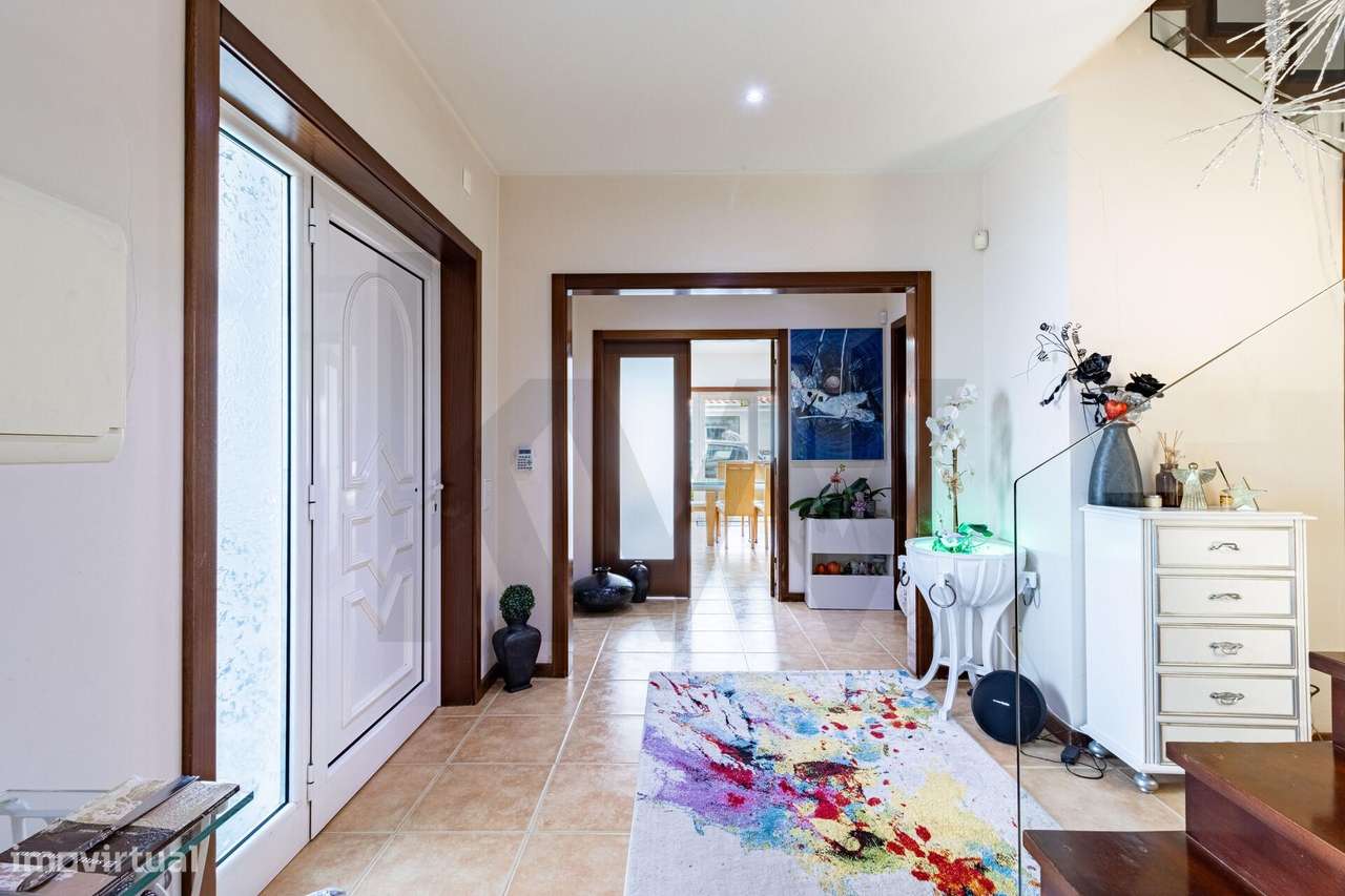 Moradia T3 de 3 Frentes em Sanfins – Santa Maria da Feira-5