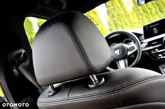 BMW Seria 5 520d M Sport - 23