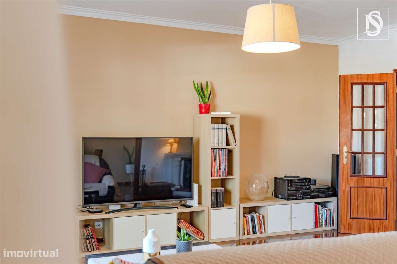 Apartamento T4 c/ Garagem-9