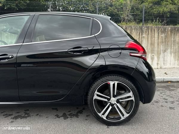 Peugeot 208 1.2 PureTech GT Line EAT6 - 6