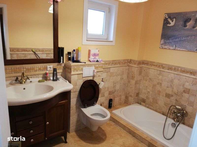 Proprietar inchiriez vila a Copou-Sararie (Exclusive) 5+ camere - Imagine principală: 4/8