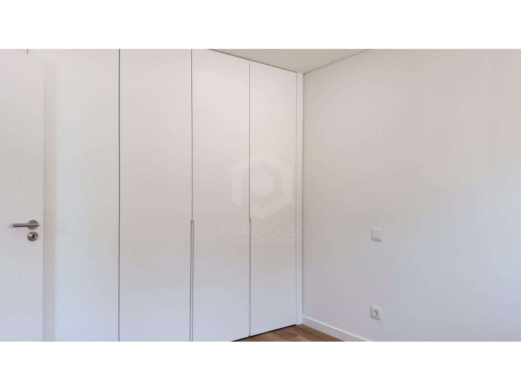 Moradia T4 com piscina - Quintinhas-23