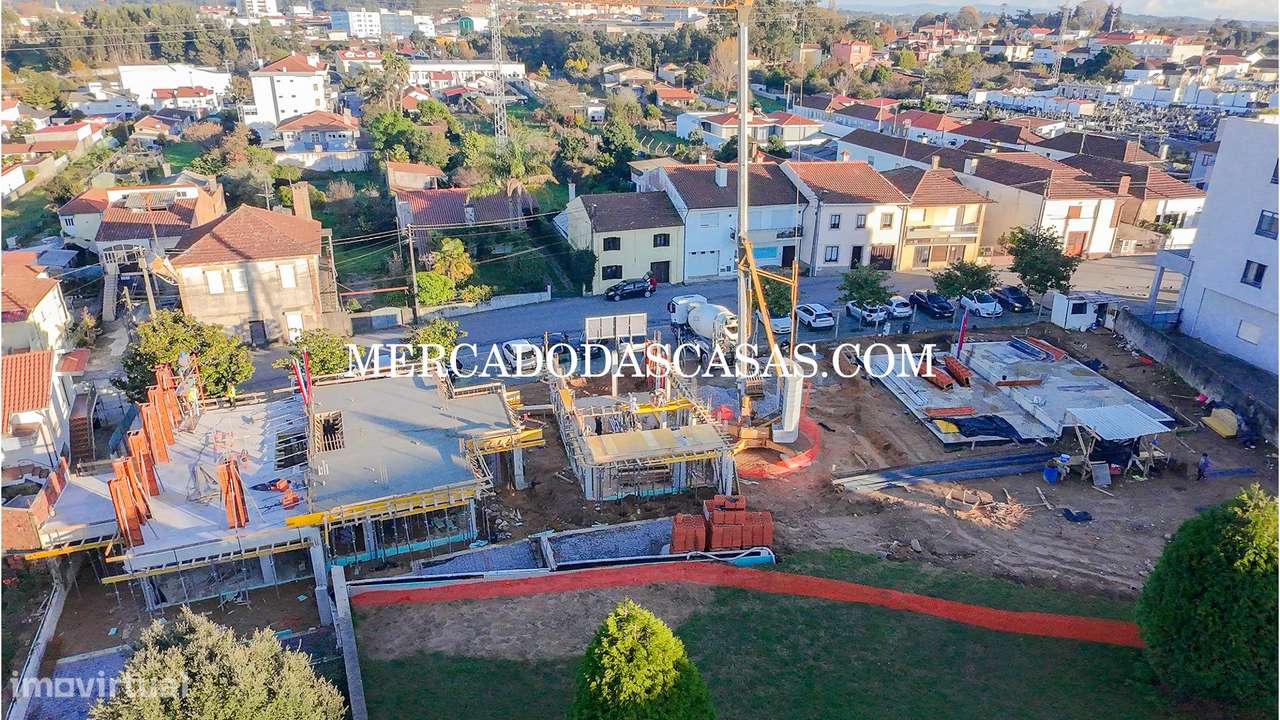 Moradia Geminada T3 em Paços de Brandão - Grande imagem: 2/10