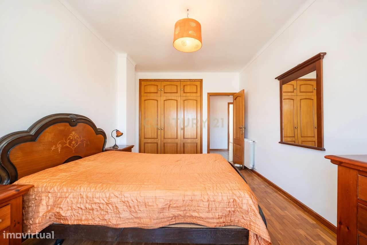 APARTAMENTO T3 COM GARAGEM E SÓTÃO | BUARCOS-10