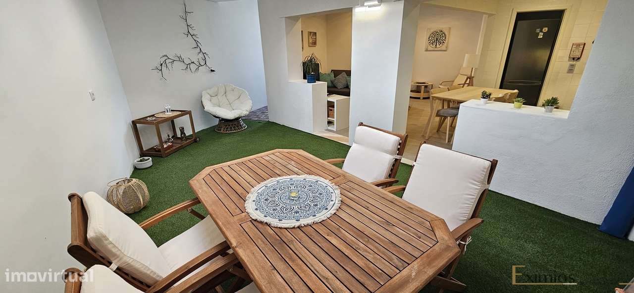 Andar‑moradia R/C na 1.ª linha da praia, em Lavra. - Grande imagem: 4/17