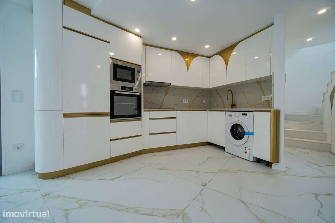 Moradia T2 Totalmente Renovada no Centro de Coimbra-4