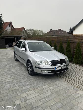 Skoda Octavia 2.0 FSI Ambiente - 4