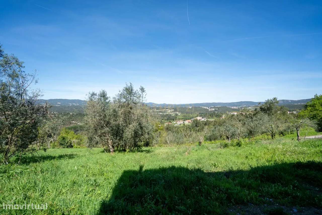 Moradia T3 de dois pisos com terreno totalmente renovada a cinco minut-21