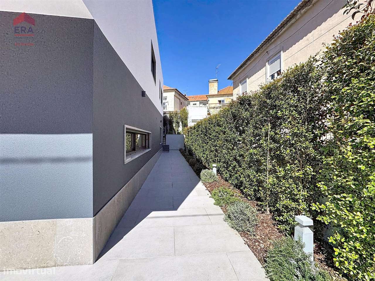 Nova Moradia em Almada , 5 suites, garagem e jardim-37