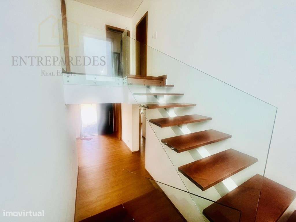 Moradia T3+1 NOVA para comprar, Santa Maria da Feira - Aveiro-9