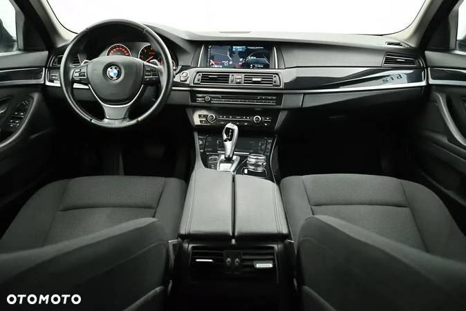 BMW Seria 5 520d xDrive - 7