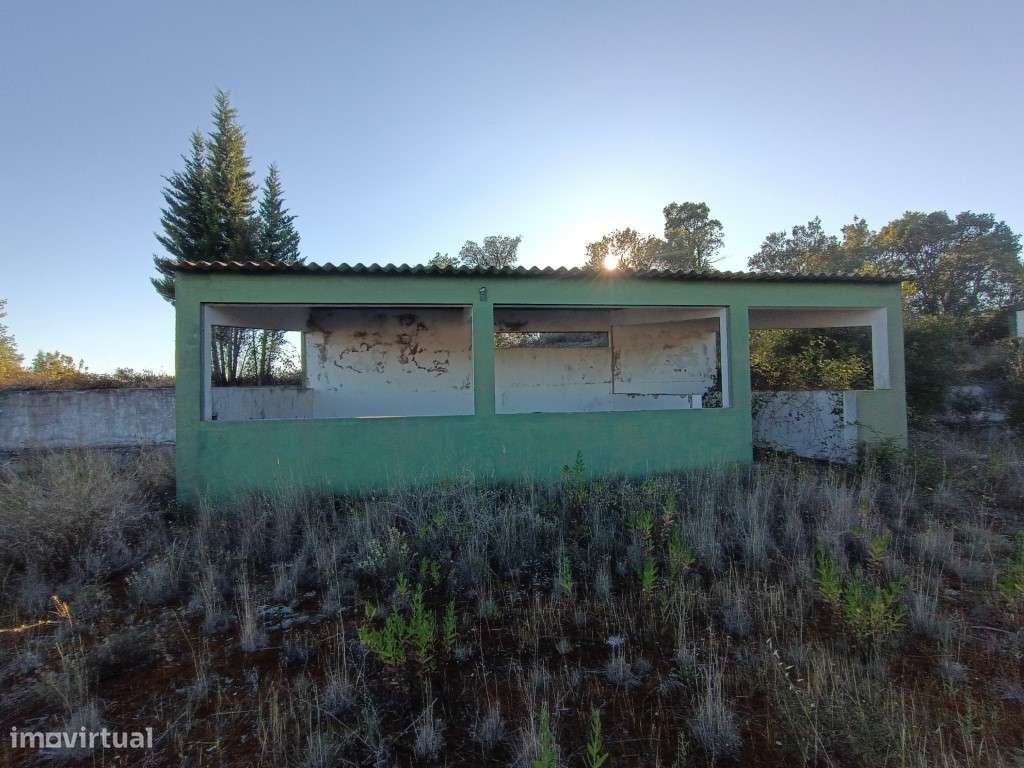 PRÉDIO PARA SERVIÇOS-19