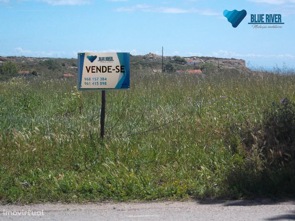 Terreno na zona de Sesimbra c/área aprovada de 500m2 p.2moradias