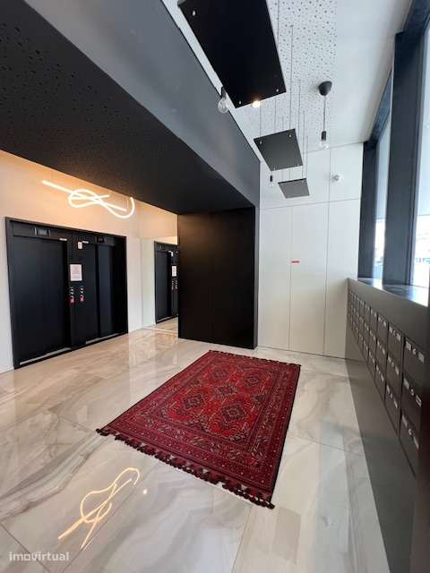 T3 Novo * V. N. Gaia Suite Varanda Tipo Terraço Lug Garag Duplo Metro-5