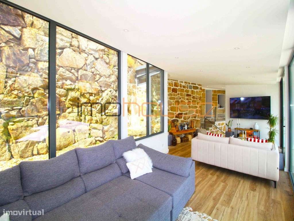 Quinta com Casa Remodelada e Antigo Moinho de Água Junto a Ribeiro-20