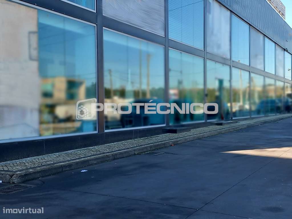 Armazém/Loja com Frente p/ a N235 - Z. I. Oiã - Grande imagem: 3/21