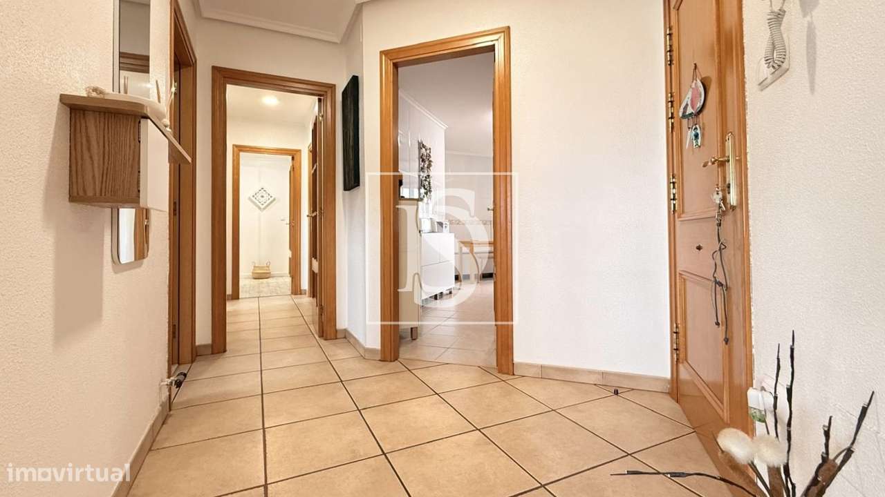 Apartamento T3 Renovado com Parqueamento em Alhos Vedros-10