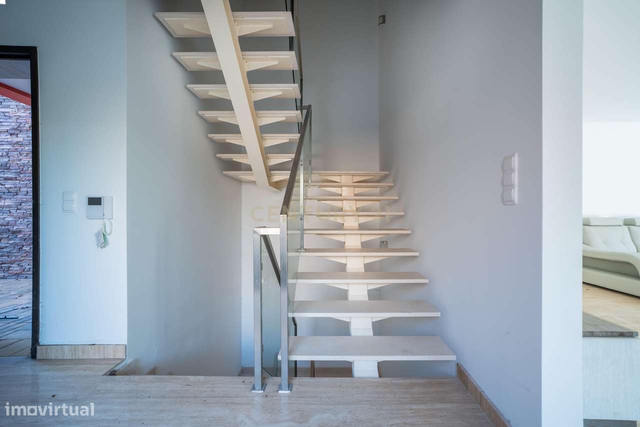 Moradia T4 com Piscina Privativa | Bicesse, Cascais-19