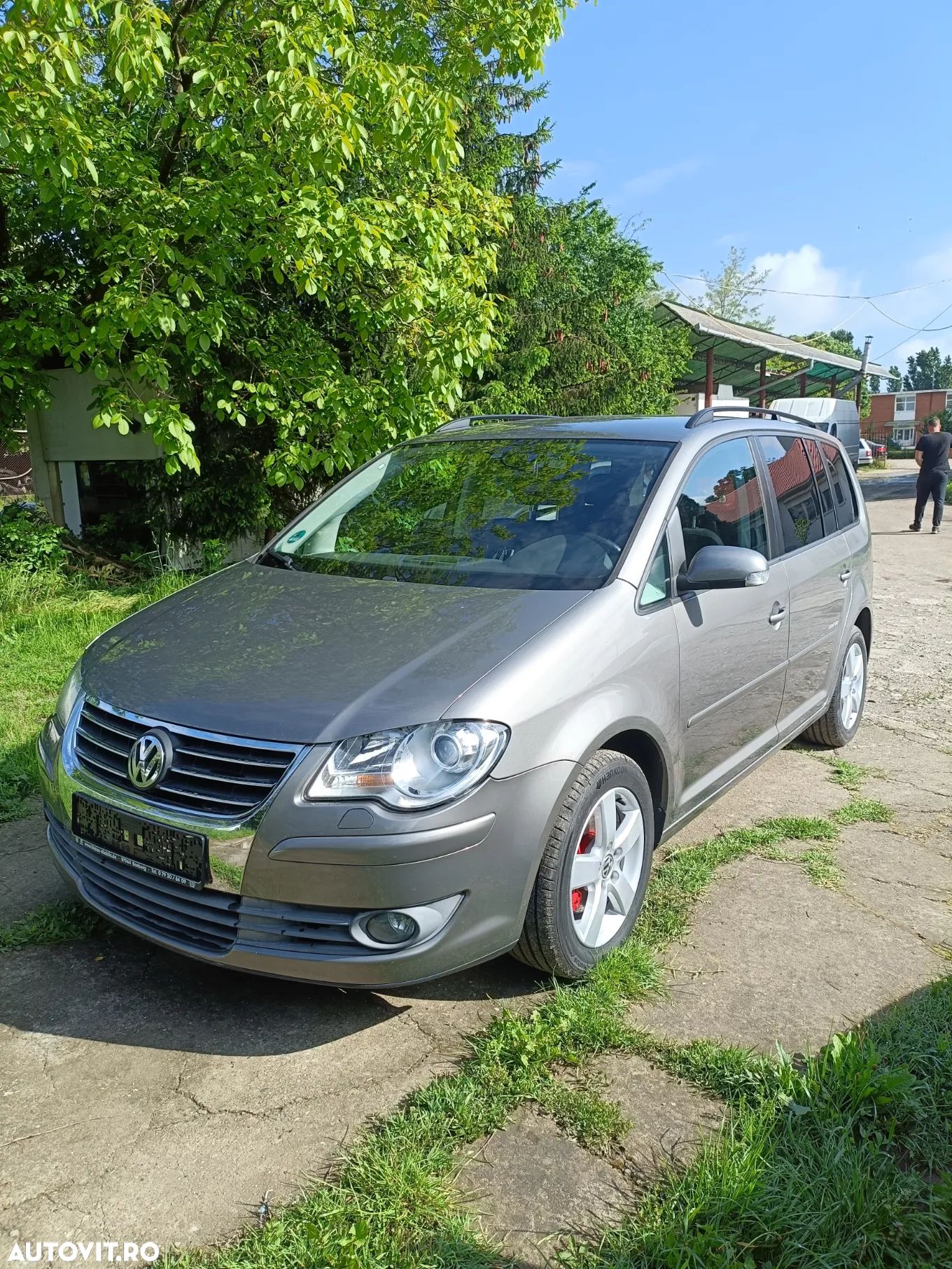 Volkswagen Touran 2.0 TDI DPF United - 1