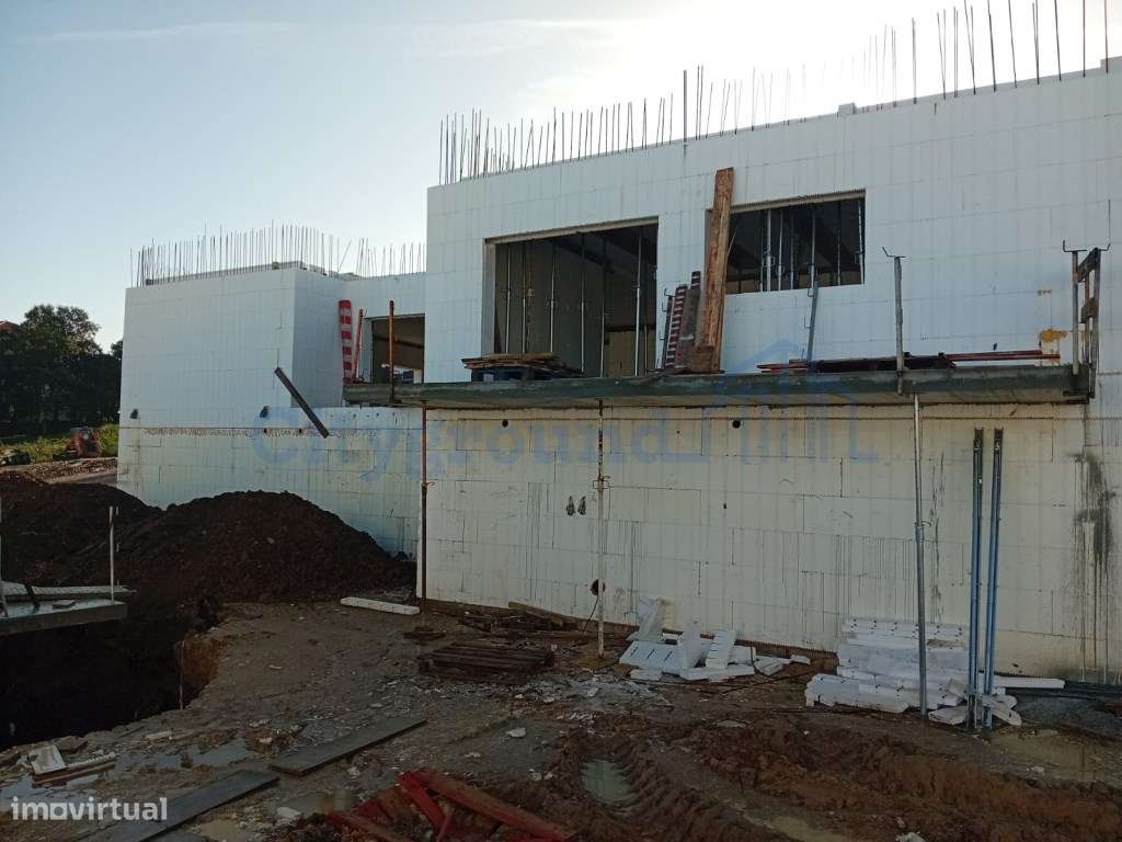 Apartamento T2 em Condomínio Fechado nos Pousos - Tecnologia Verde-10