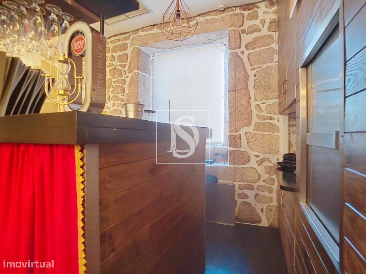 Trespasse de Restaurante no centro de Gondomar.-23