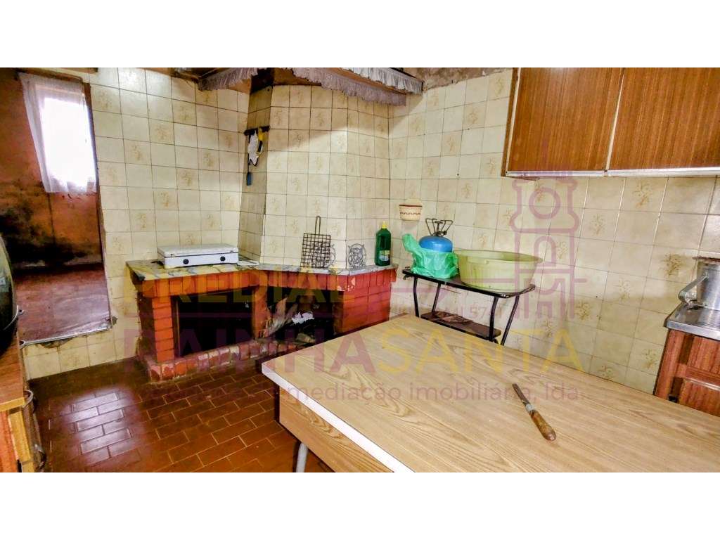 Moradia M2. Anexos-Pátio-Terreno-15 Km Coimbra-12