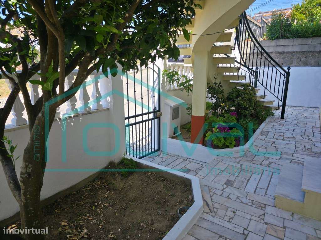 Moradia Independente T6 com terreno, ** com vista panorâmica sobre ...-38
