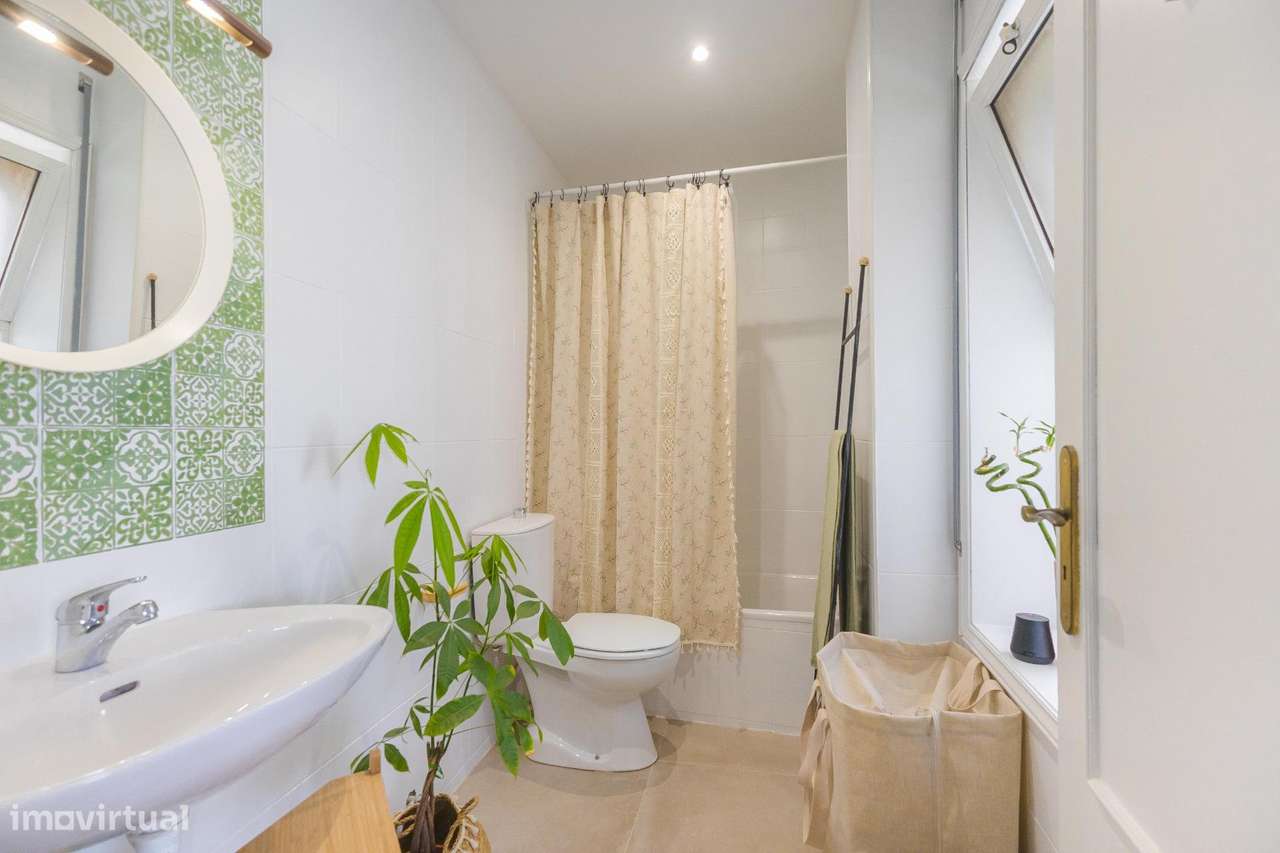 Apartamento T2 com Varanda — Excelente Localização junto ao Metro-20