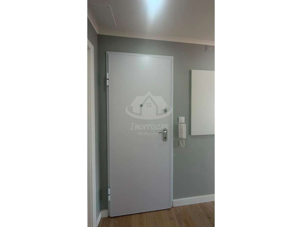 T2+1 Totalmente Remodelado em Odivelas | Pronto a Habitar | Localiz...-4