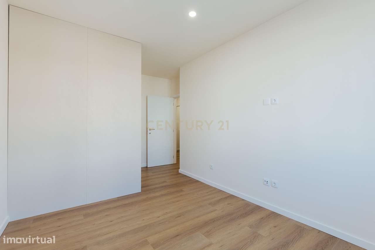 Apartamento T3 moderno e espaçoso no coração do Pinhal Novo-9
