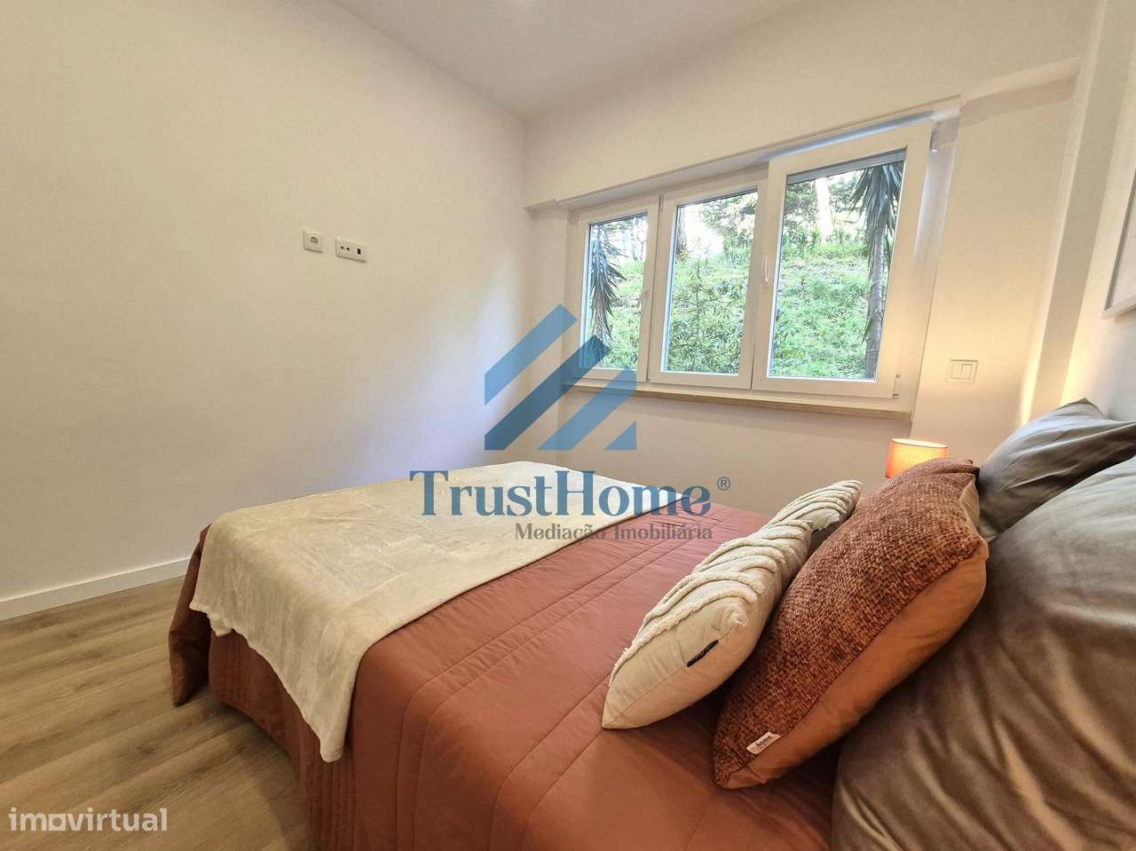 T2 Totalmente Remodelado c/ arrecadação 27m2 Benfica Lisboa-18