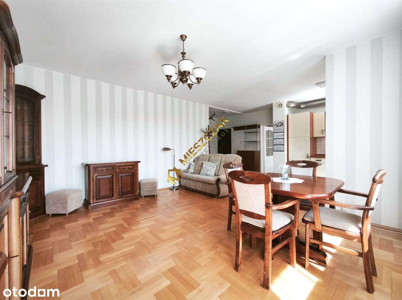 atrakcyjne mieszkanie 4-pokojowe koło Emki Przyles-3