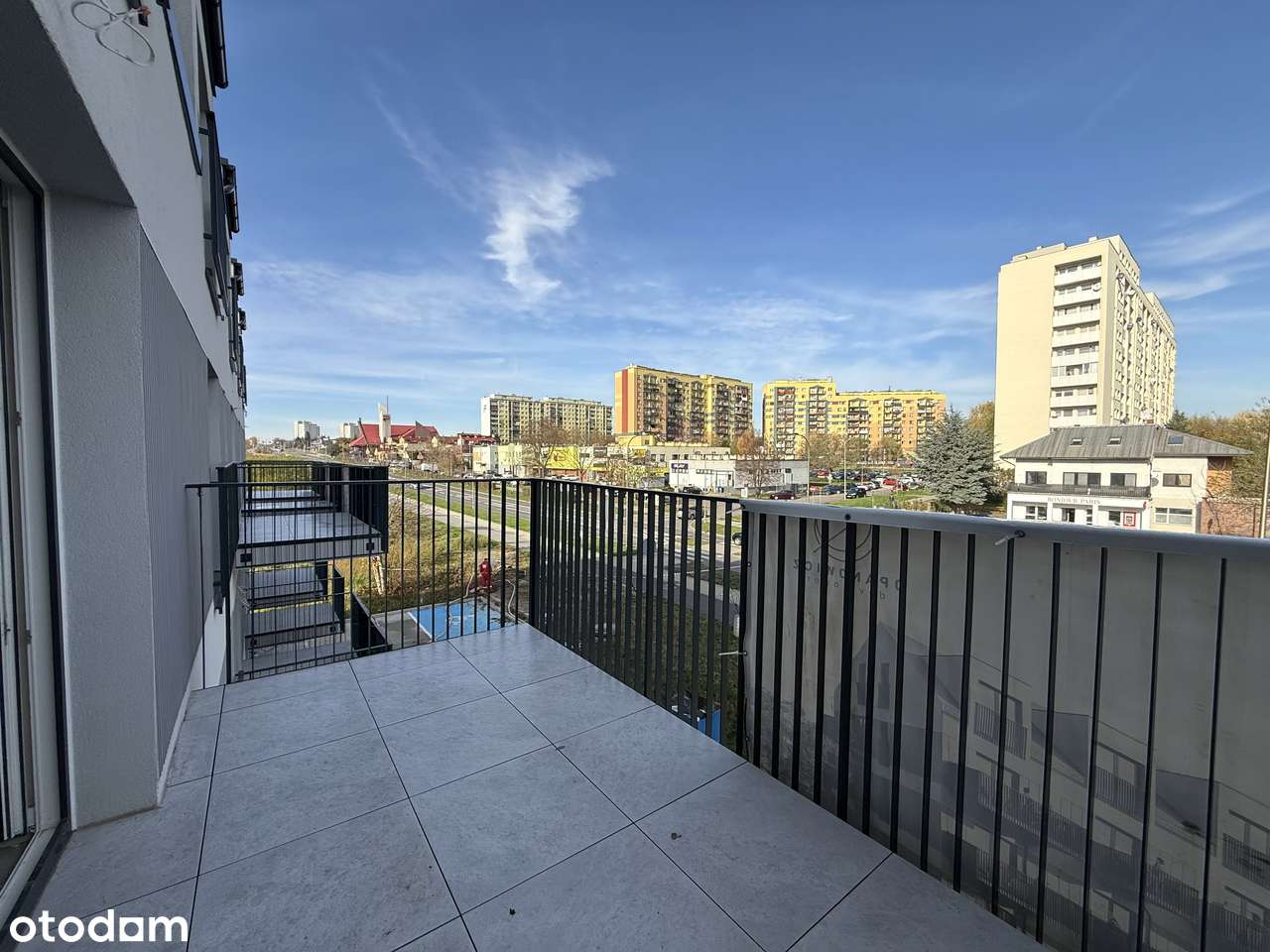 Nowoczesna przestrzeń z antresolą - 75m2 do własnej aranżacji-11